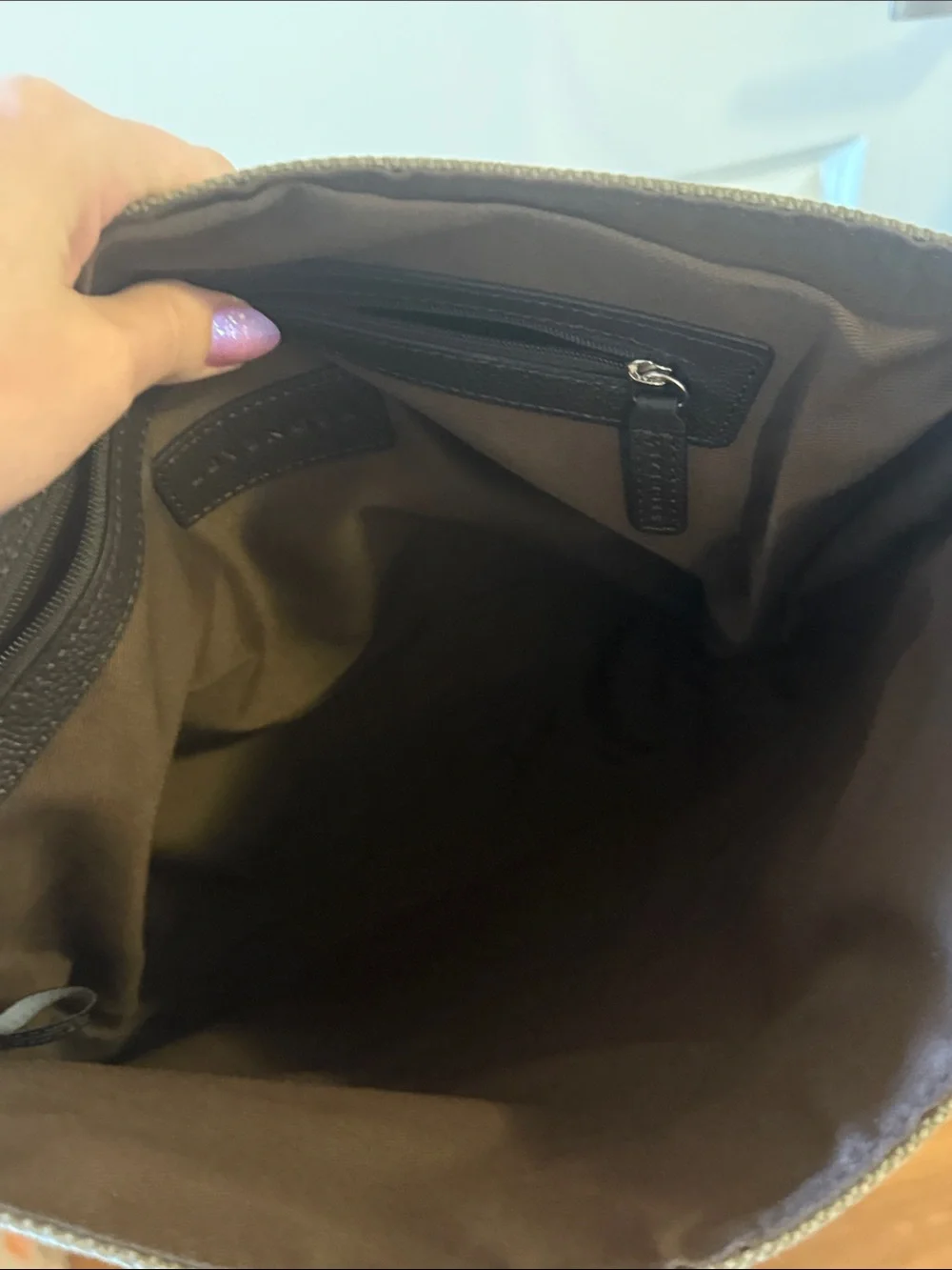 Like New Levenger Metro Messenger Bag Olive Green Canvas with Black Accents